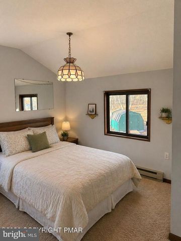 1119 CRANBERRY DR, Bushkill, PA 18324
