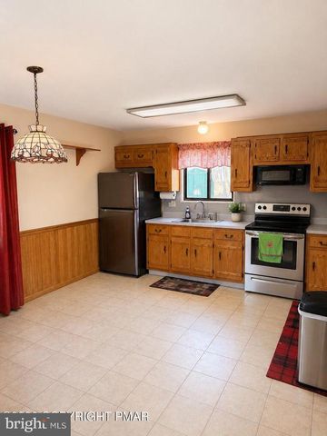 1119 CRANBERRY DR, Bushkill, PA 18324