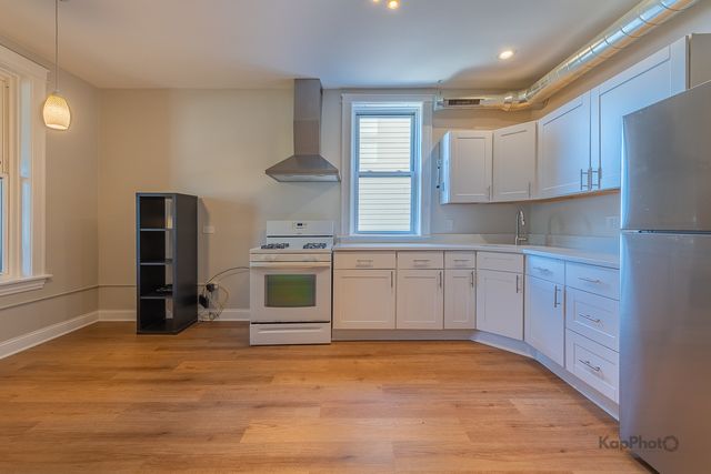 2644 W 22nd Place 2, Chicago, IL 60608