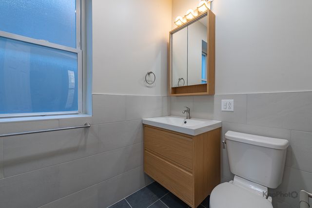 2644 W 22nd Place 2, Chicago, IL 60608