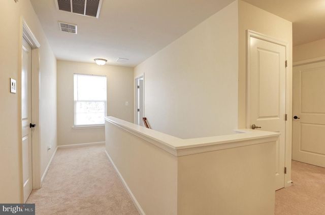 9 FOX MEADOW DR, Lovettsville, VA 20180