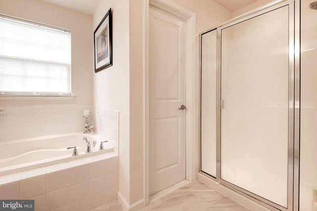 9 FOX MEADOW DR, Lovettsville, VA 20180