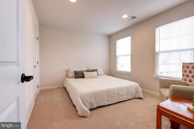 9 FOX MEADOW DR, Lovettsville, VA 20180