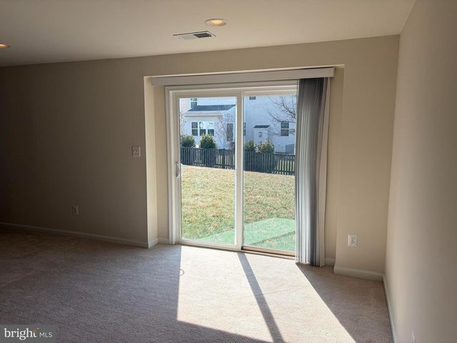 9 FOX MEADOW DR, Lovettsville, VA 20180