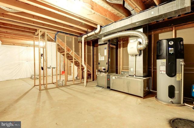 9 FOX MEADOW DR, Lovettsville, VA 20180