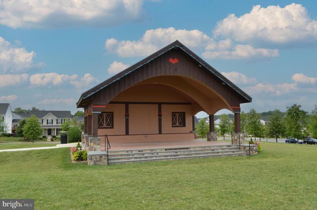 9 FOX MEADOW DR, Lovettsville, VA 20180