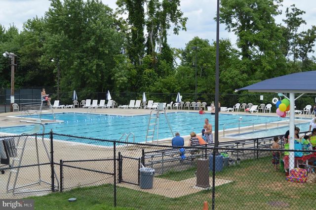 9 FOX MEADOW DR, Lovettsville, VA 20180