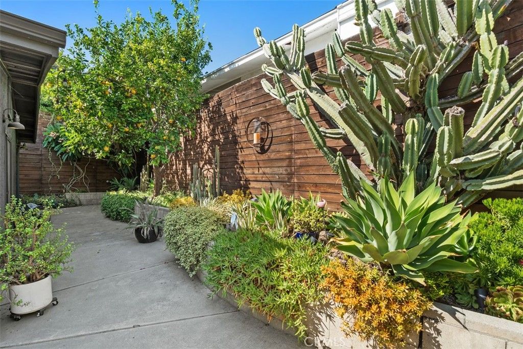 1925 Waterloo, Los Angeles, CA 90039 — photo 4
