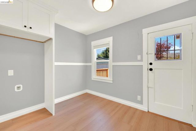 6900 Halliday Ave, Oakland, CA 94605