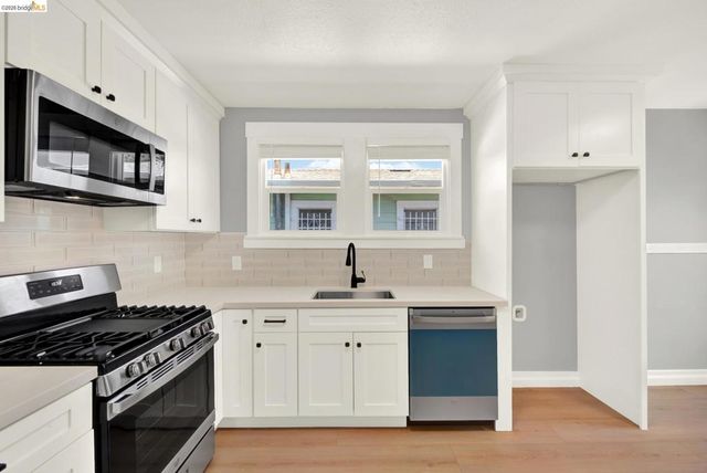 6900 Halliday Ave, Oakland, CA 94605