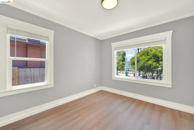 6900 Halliday Ave, Oakland, CA 94605