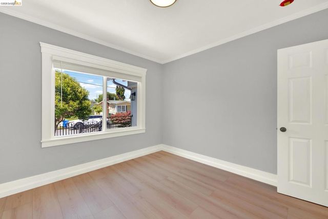 6900 Halliday Ave, Oakland, CA 94605