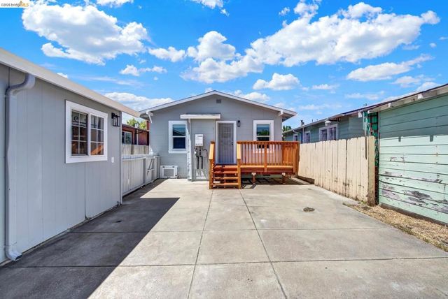 6900 Halliday Ave, Oakland, CA 94605