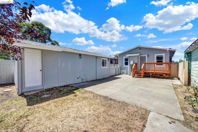 6900 Halliday Ave, Oakland, CA 94605