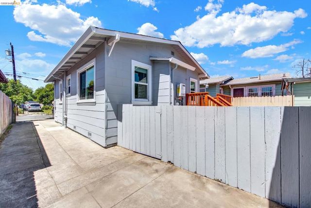 6900 Halliday Ave, Oakland, CA 94605