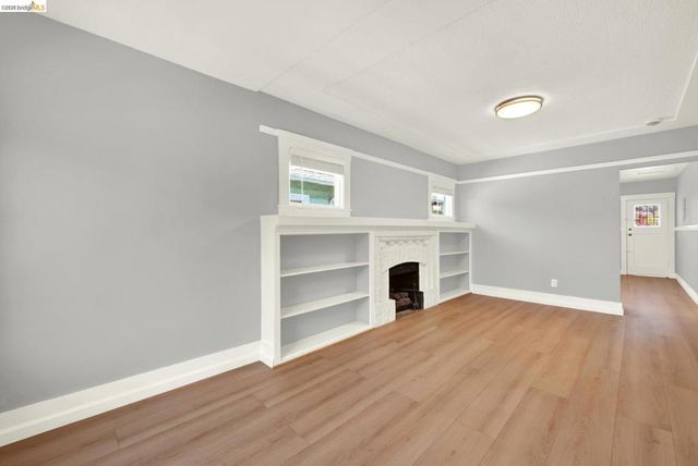 6900 Halliday Ave, Oakland, CA 94605
