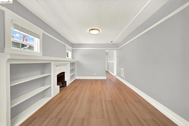 6900 Halliday Ave, Oakland, CA 94605