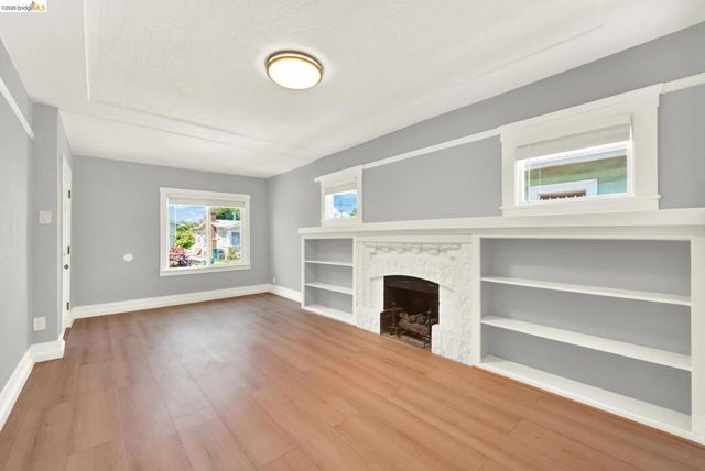 6900 Halliday Ave, Oakland, CA 94605