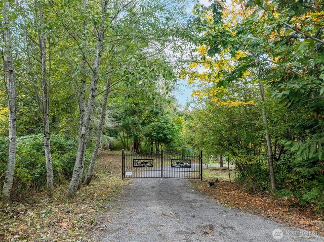 1136 Davis Lake Road, Morton, WA 98356