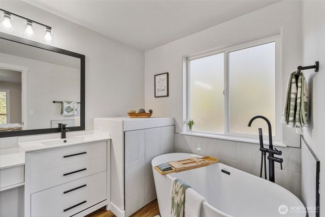 1136 Davis Lake Road, Morton, WA 98356