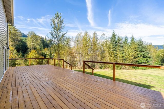 1136 Davis Lake Road, Morton, WA 98356