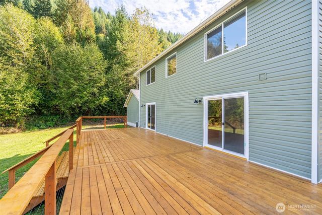 1136 Davis Lake Road, Morton, WA 98356