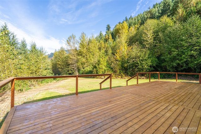 1136 Davis Lake Road, Morton, WA 98356