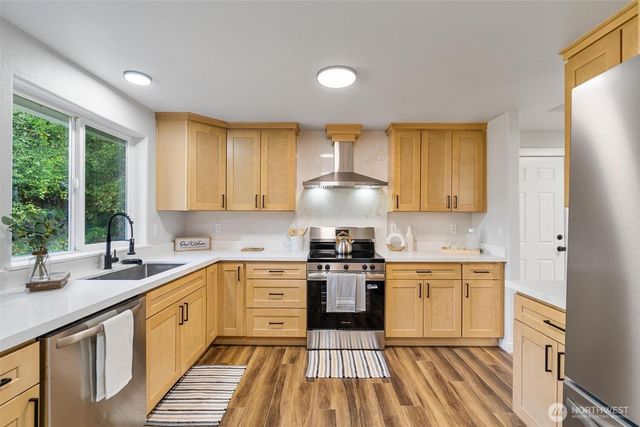 1136 Davis Lake Road, Morton, WA 98356