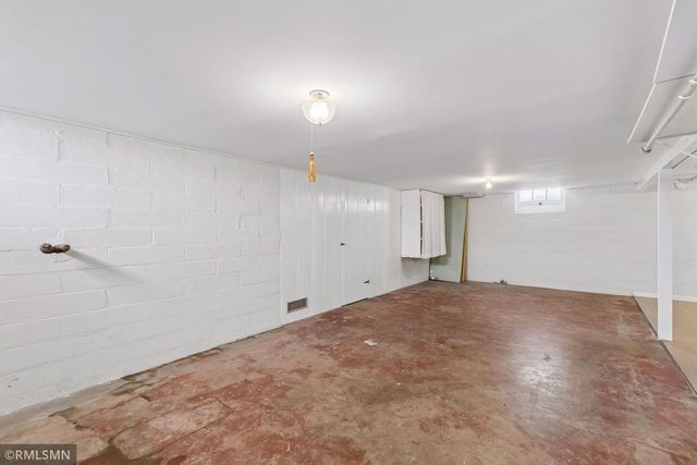 2133 Highland Parkway, Saint Paul, MN 55116