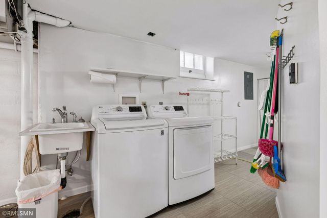 2133 Highland Parkway, Saint Paul, MN 55116