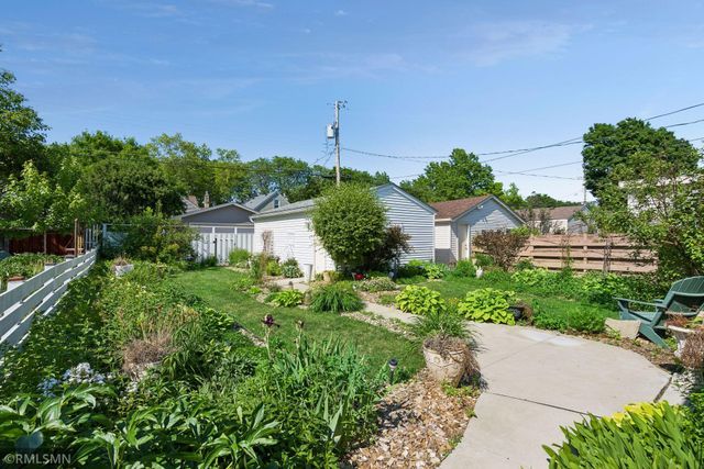 2133 Highland Parkway, Saint Paul, MN 55116