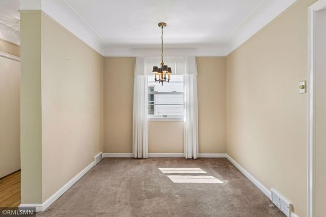 2133 Highland Parkway, Saint Paul, MN 55116