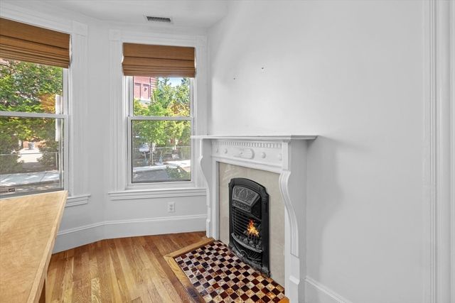 72 Central 1, Somerville, MA 02143
