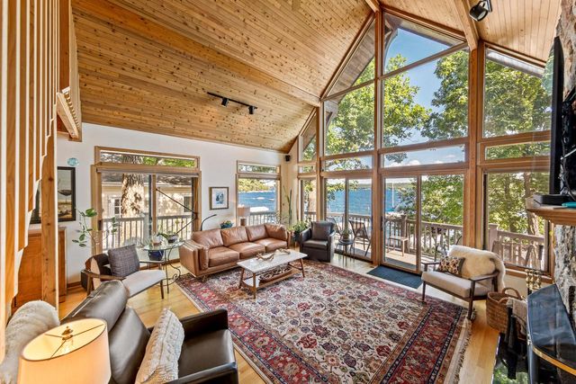 4 Dartmouth ROAD, Williams Bay, WI 53191