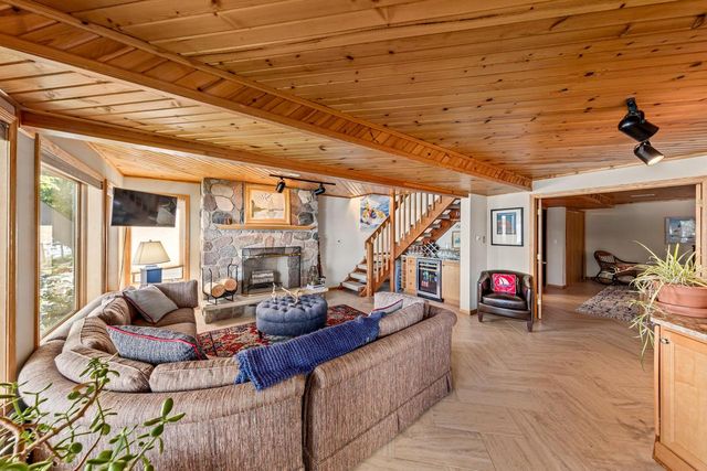 4 Dartmouth ROAD, Williams Bay, WI 53191