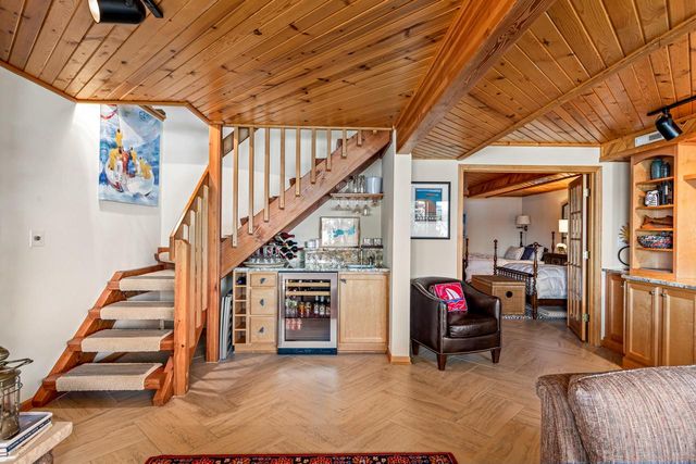 4 Dartmouth ROAD, Williams Bay, WI 53191