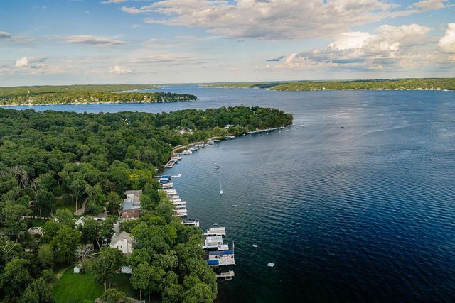 4 Dartmouth ROAD, Williams Bay, WI 53191