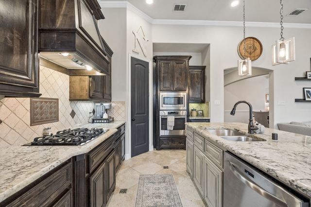 1013 Ember Crest Drive, Rockwall, TX 75087