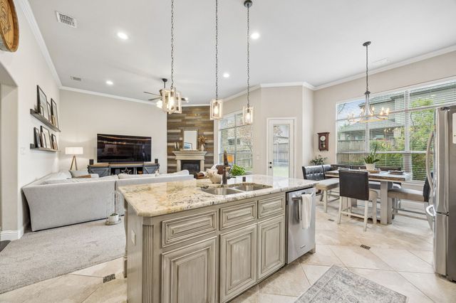 1013 Ember Crest Drive, Rockwall, TX 75087