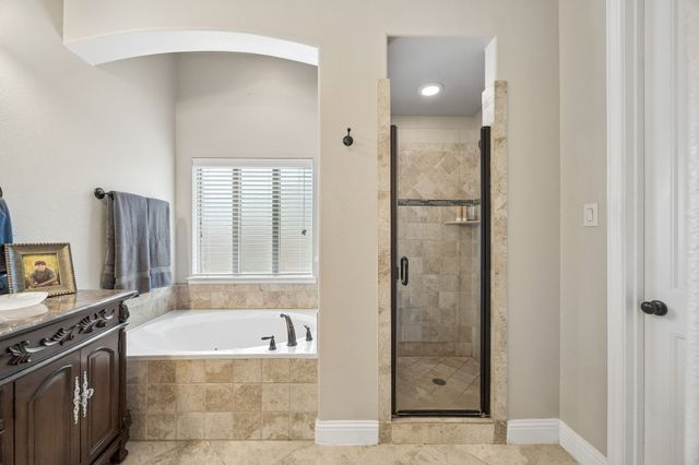 1013 Ember Crest Drive, Rockwall, TX 75087