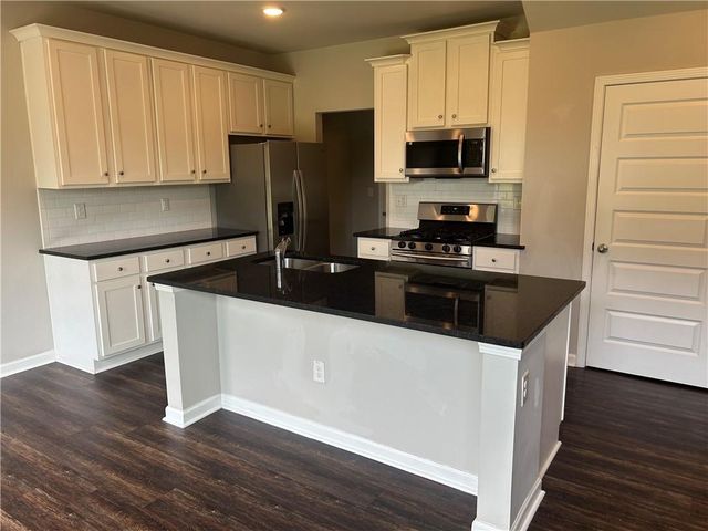 3701 Prospect Point Drive, Gillsville, GA 30566