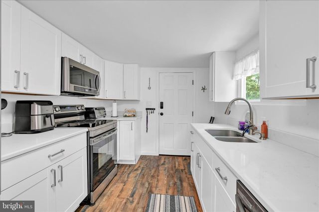 704 SQUARE ST, Mount Joy, PA 17552