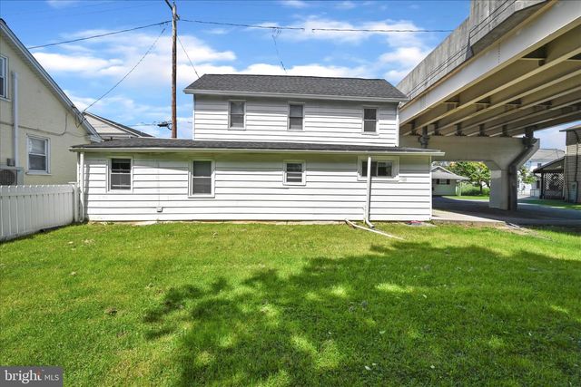 704 SQUARE ST, Mount Joy, PA 17552