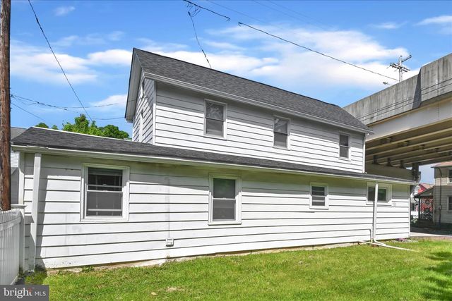 704 SQUARE ST, Mount Joy, PA 17552
