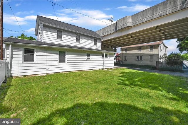 704 SQUARE ST, Mount Joy, PA 17552