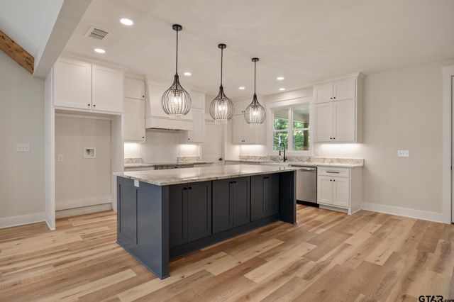15212 Maple Leaf Ct, Tyler, TX 75707
