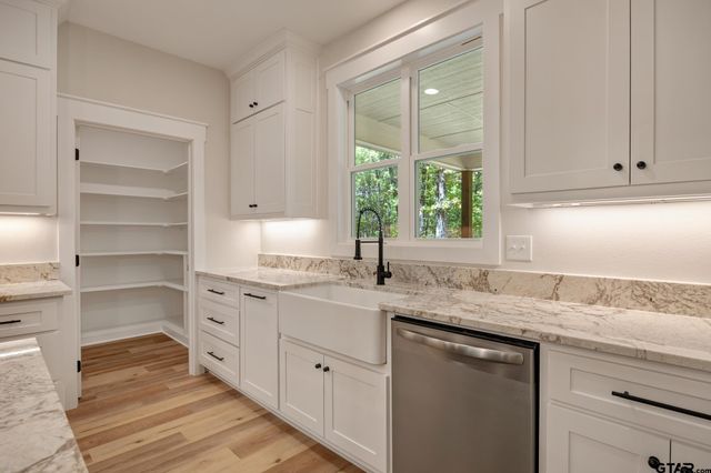 15212 Maple Leaf Ct, Tyler, TX 75707
