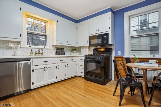 25 Burnett Ter, Maplewood Twp., NJ 07040