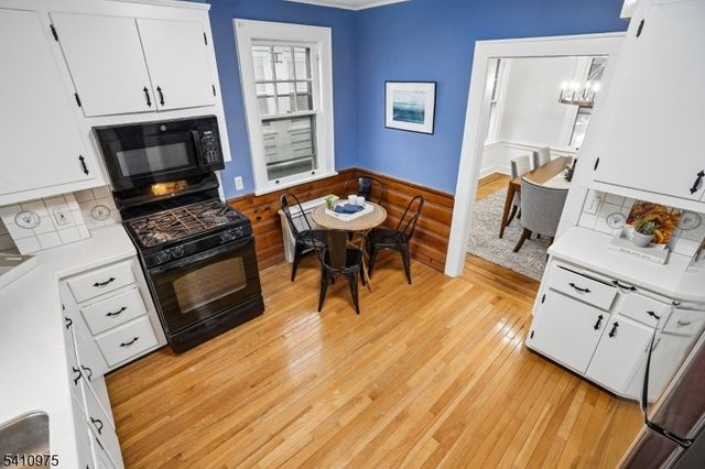 25 Burnett Ter, Maplewood Twp., NJ 07040