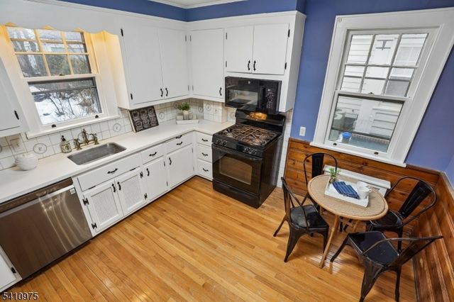 25 Burnett Ter, Maplewood Twp., NJ 07040